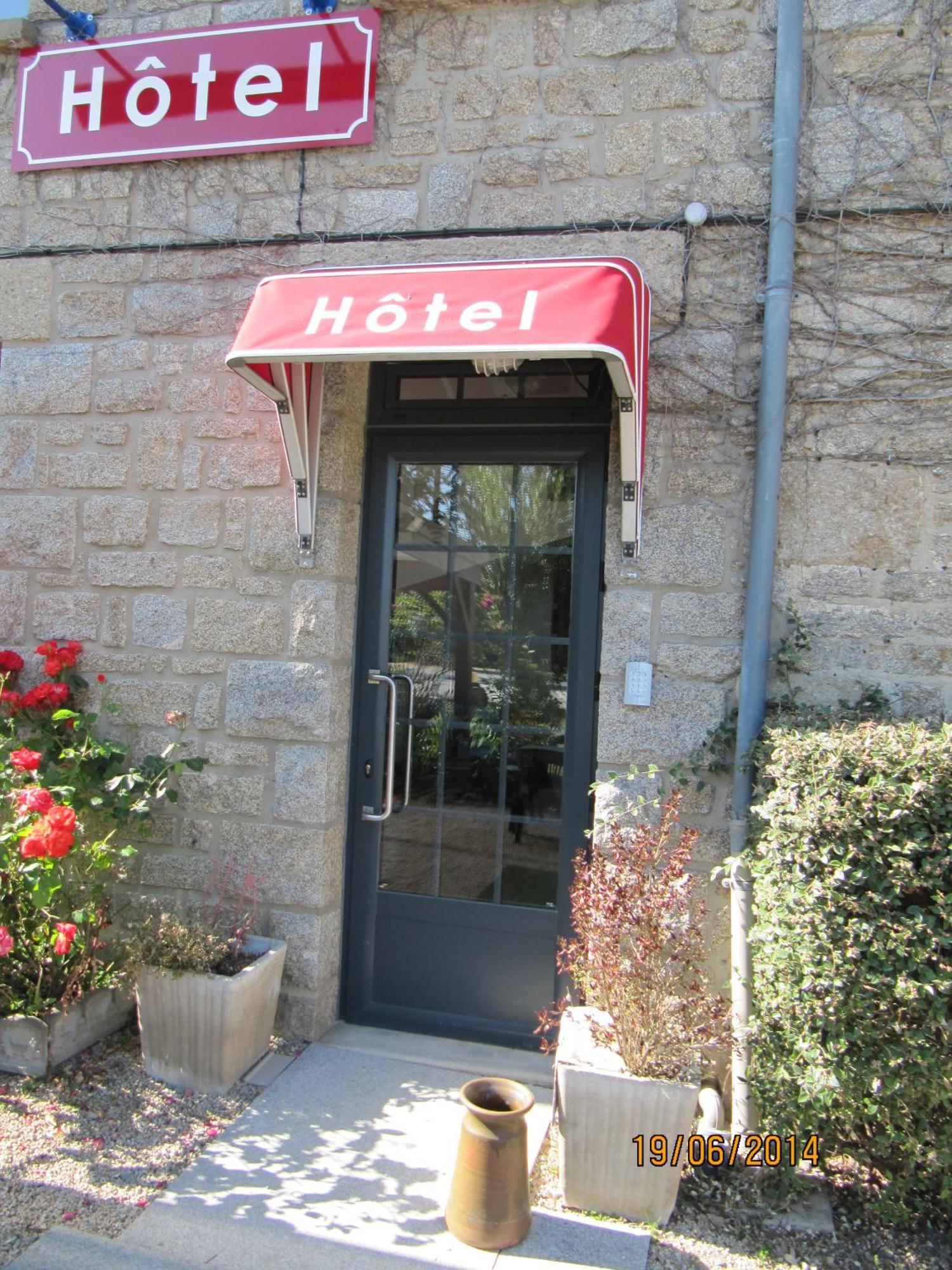 Auberge Le Guinefort Hotel Léhon Exterior photo